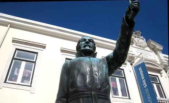 Statue of Father Antonio Viera