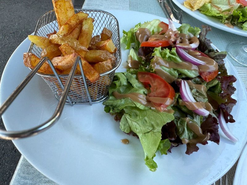 Brasserie Du Lac Loto Tabac Pmu Bar