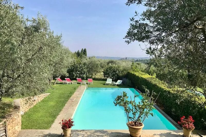 Chianti family villa, 5 bedrooms, infinity pool, A/C, EV charger, BBQ, 360
