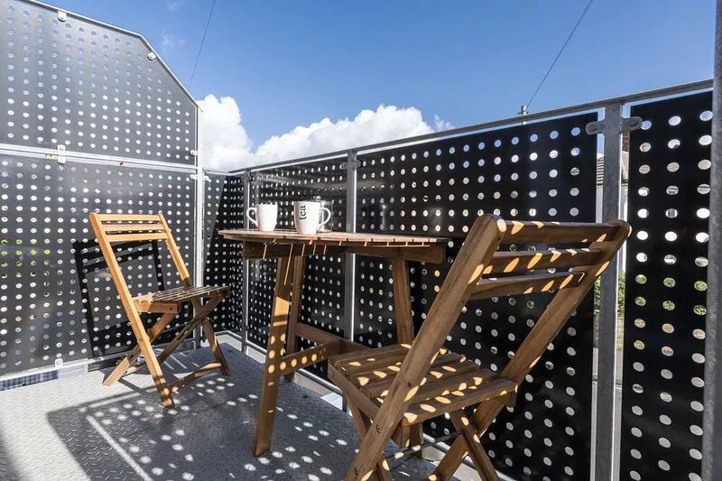 Ground Floor Studio-Standard-Ensuite with patio