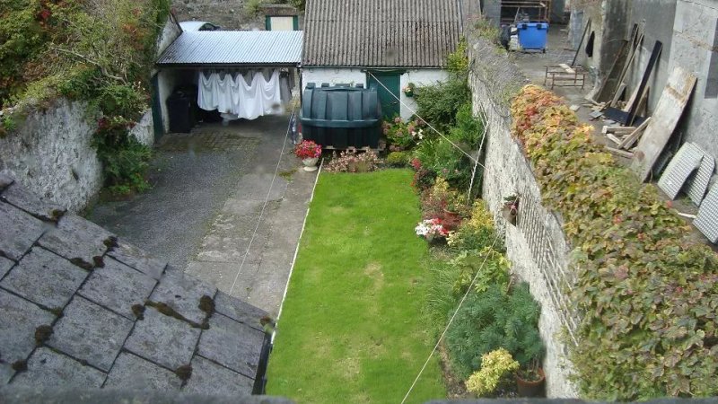 Ivies Guesthouse