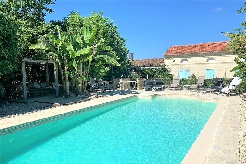 Luxury Retreat,with private pool & vineyard, located within Bordeaux wine trails
