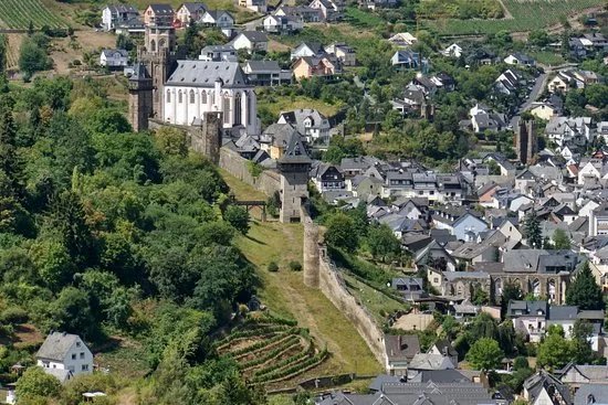 Schloss Schoenburg