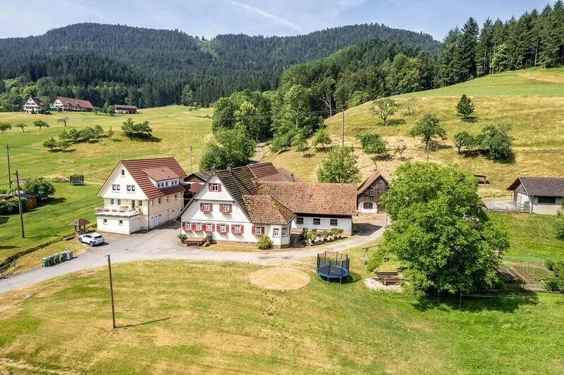 Apartment 'Brujosenhof' with Private Terrace, Shared Garden and Wi-Fi