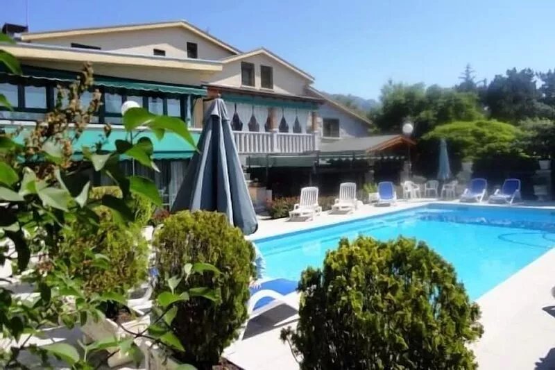Complejo Yebras. Casa Snadra