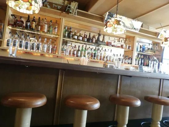 Lucy's Bar