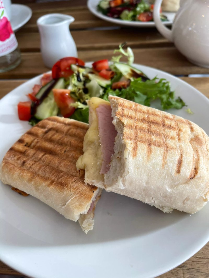 Elliotts Cafe