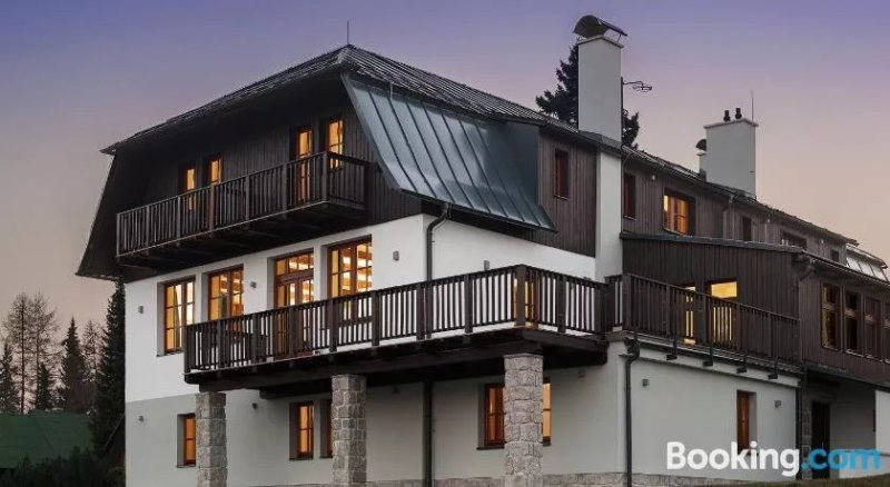 Aneta Hotel & Restaurant