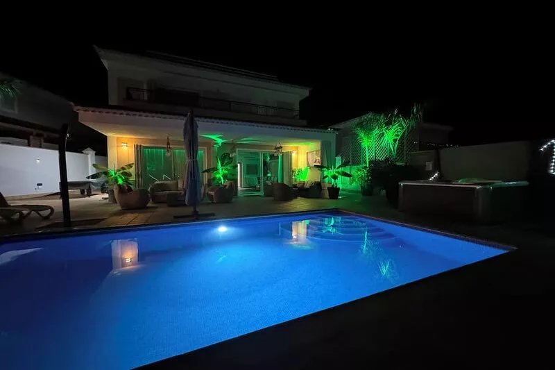 Detached Villa with Private Pool, close to all amenities and a blue flag beach
