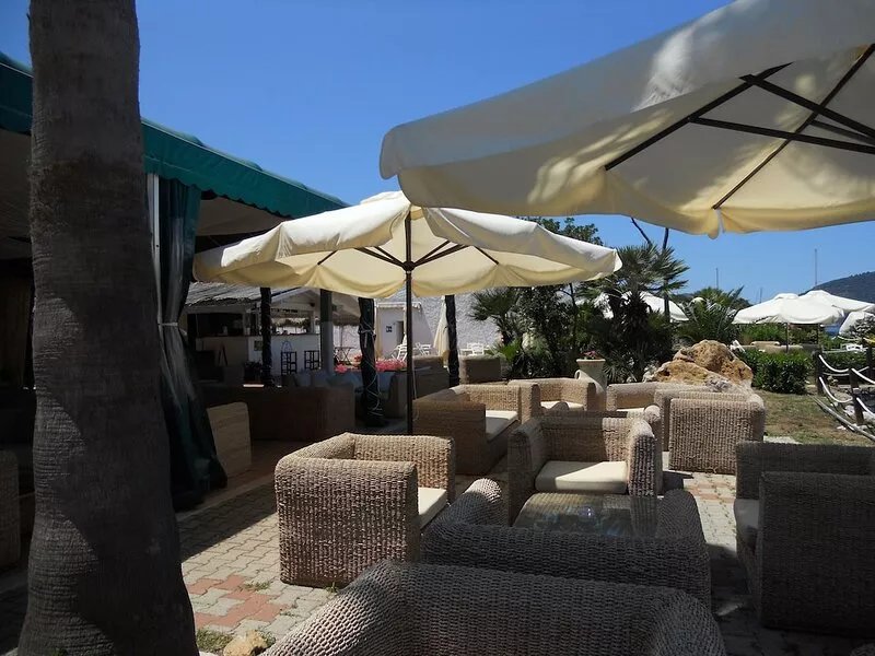 Near the beach, the ideal base for a pleasant holiday, free wi-fi.