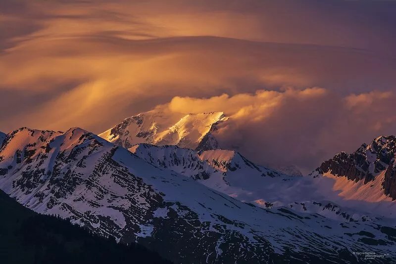 Catered Ski Chalet: 260 year old Farmhouse With Stunning Mountain Views