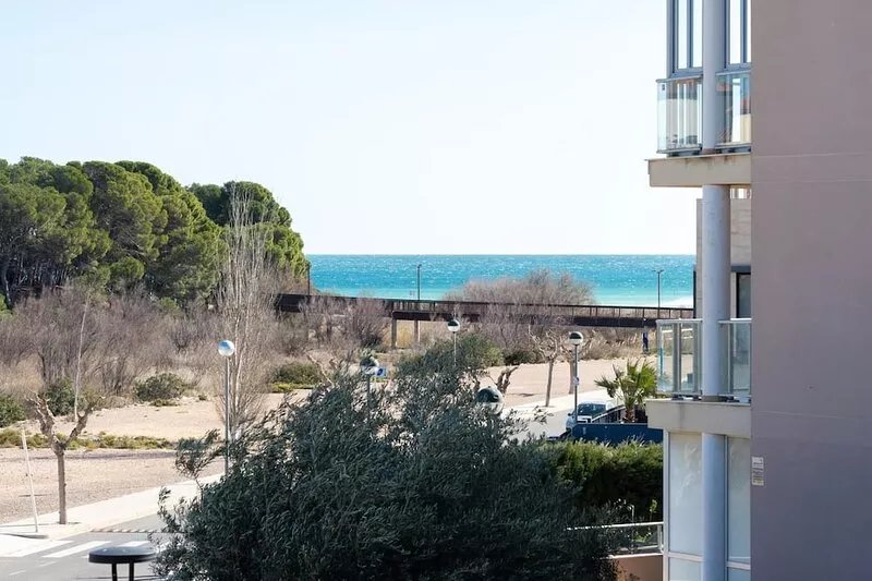 Spacious family apartment on Costa Daurada shore