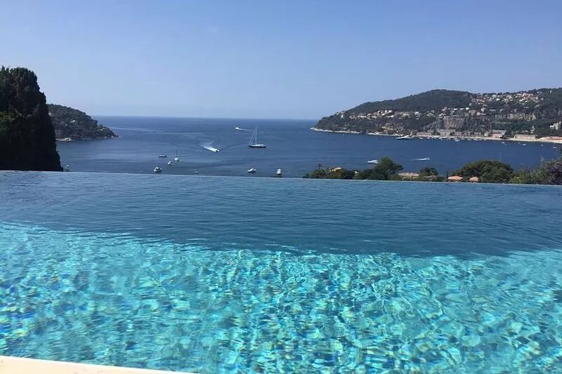 Luxury villa - 3 bedrooms/3 bathrooms- overlooking the bay of Villefranche