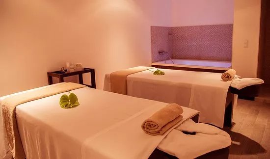 Caroli Health Club