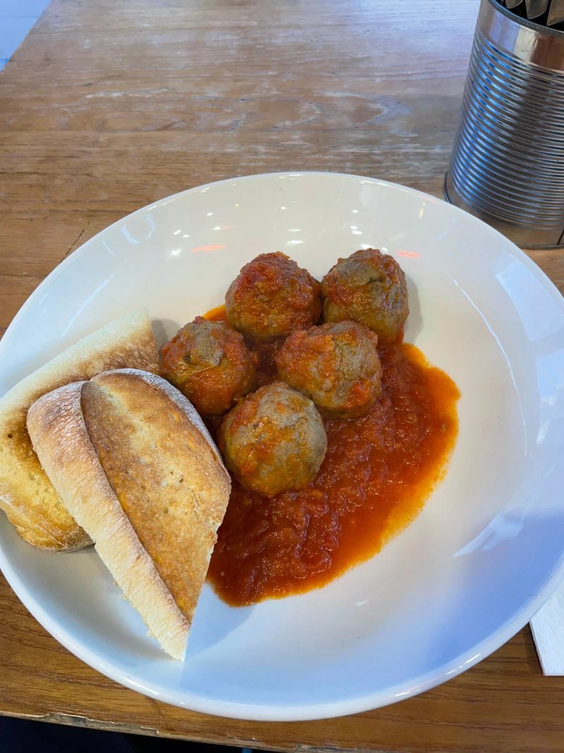La Piccola Deli