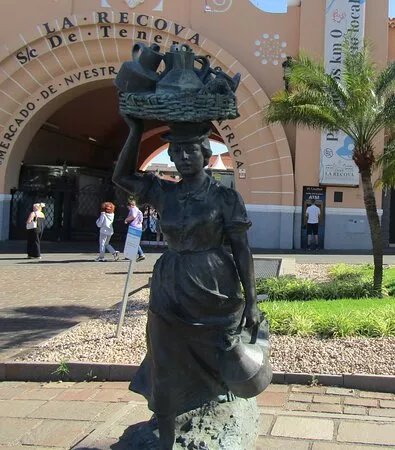 Escultura Lechera Canaria