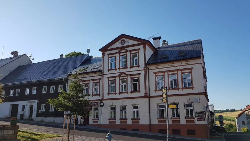 Ave Restaurant