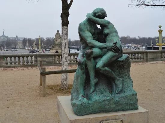 Statue The Kiss of Rodin