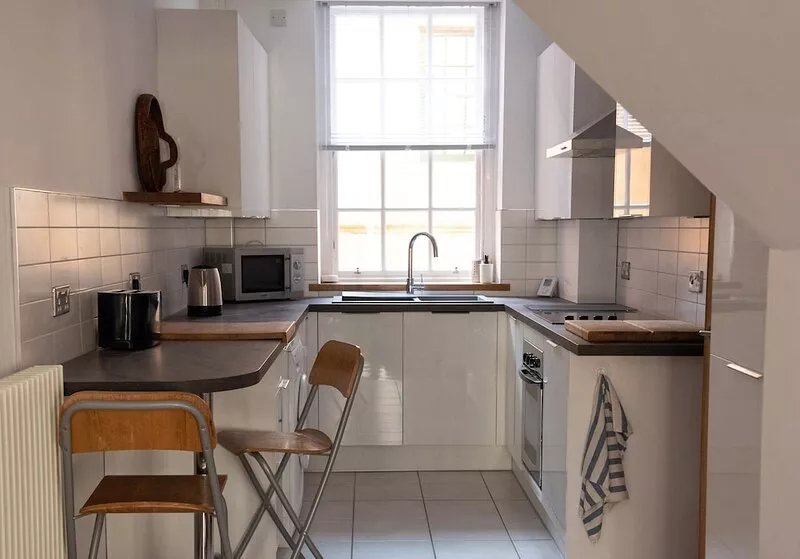 A beautiful property steeped in history on Edinburgh's Royal Mile. Sleeps 6.