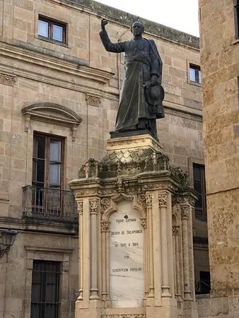 Estatua Padre Camara