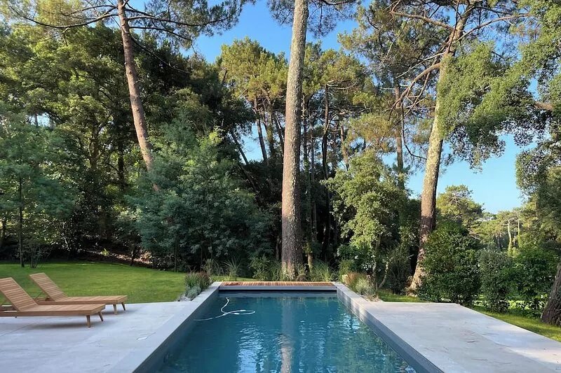 Villa with pool on the edge of the Hossegor golf course