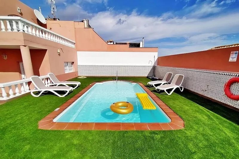 Spacious house with large private pool and patio