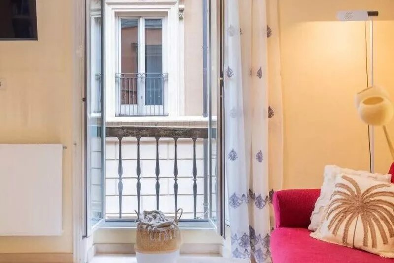 Chic Japanese-Style Suite in Rome's Historic Heart