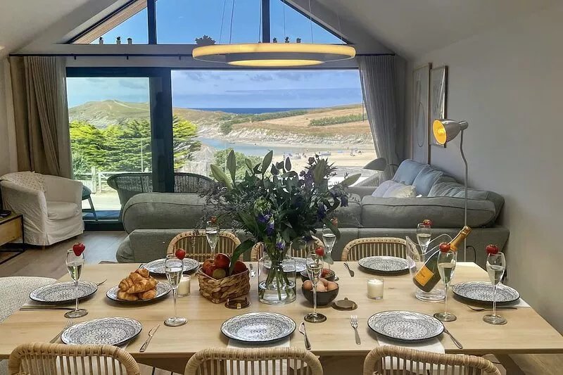 PORTH BEACH, pet friendly, country holiday cottage in St Columb Minor