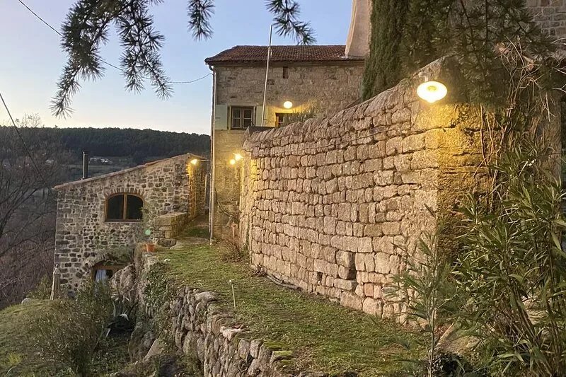 350 year old sandstone house with beautiful view of the valley and inner