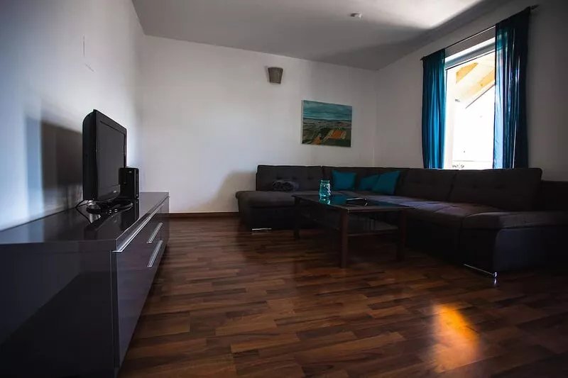 3 - ZimmerWHG - 80m² - Terrace - NEAR SALZBURG