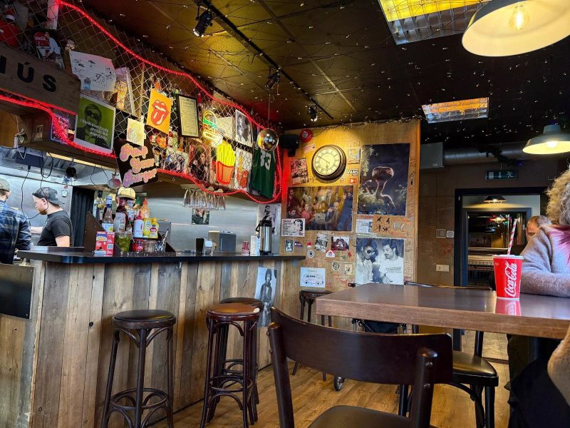 Tommi's Burger Joint