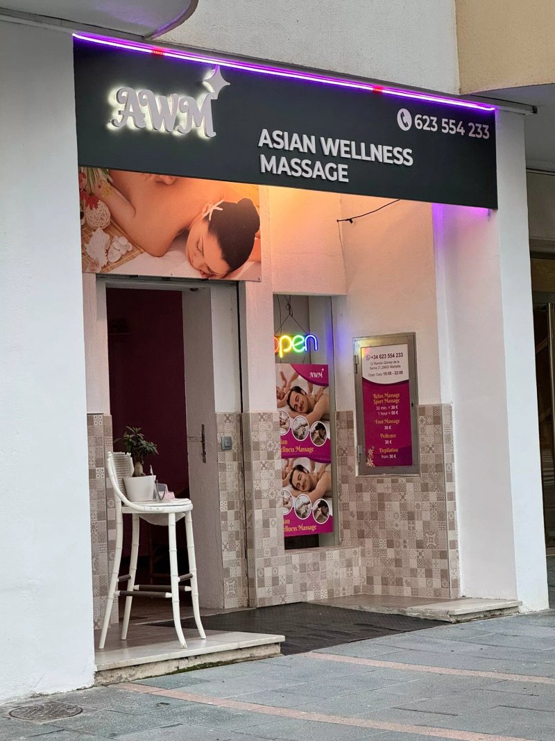 Asian massage salon