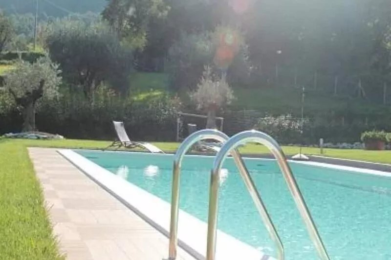 Massa Pisana: Villa with pool and big garden at only 3 km far from the centre