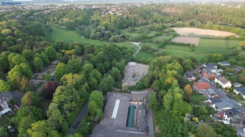 Idyllisch zwischen Ortsausgang und Waldesrand gelegene, schone Apartments