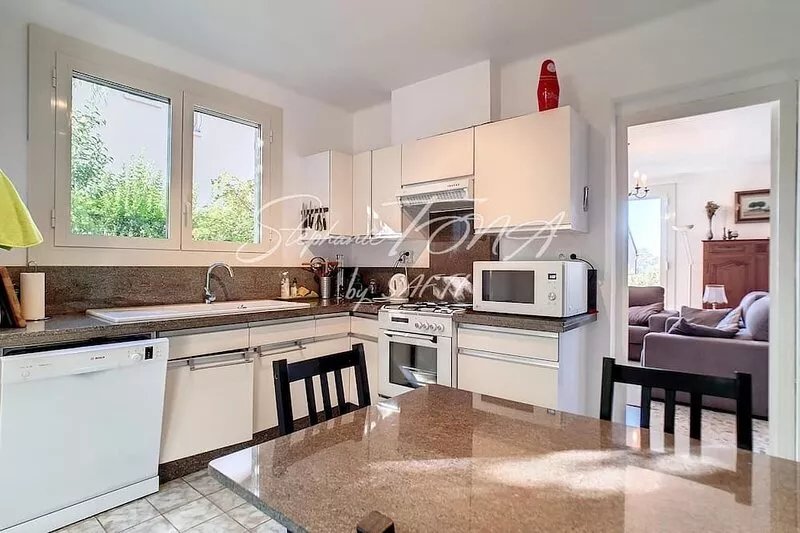 Ideal house for family 8 people near spain with garden garage and wifi