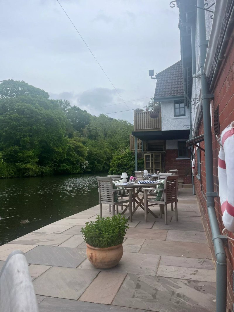 The Wterside At Chainbridge, Ruswarp