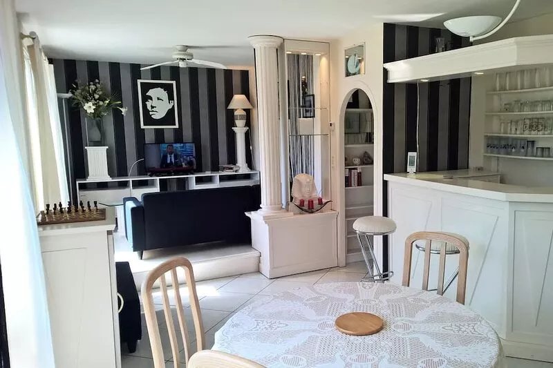 Comfortable, functional and very well furnished apartment in a magnificent