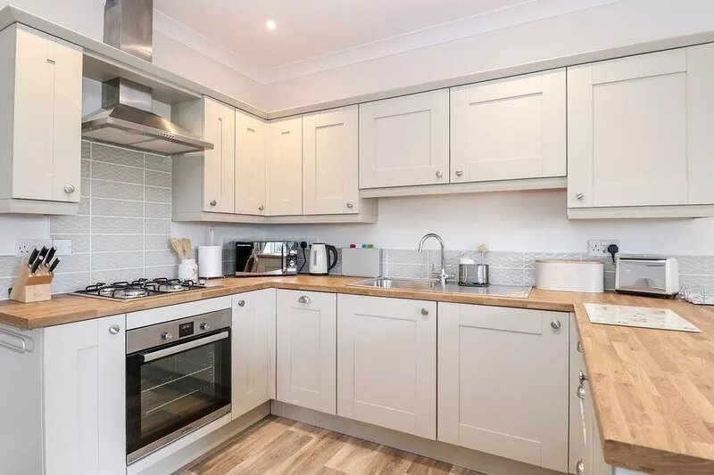 ROBIN'S NEST, family friendly, with a garden in North Elmham