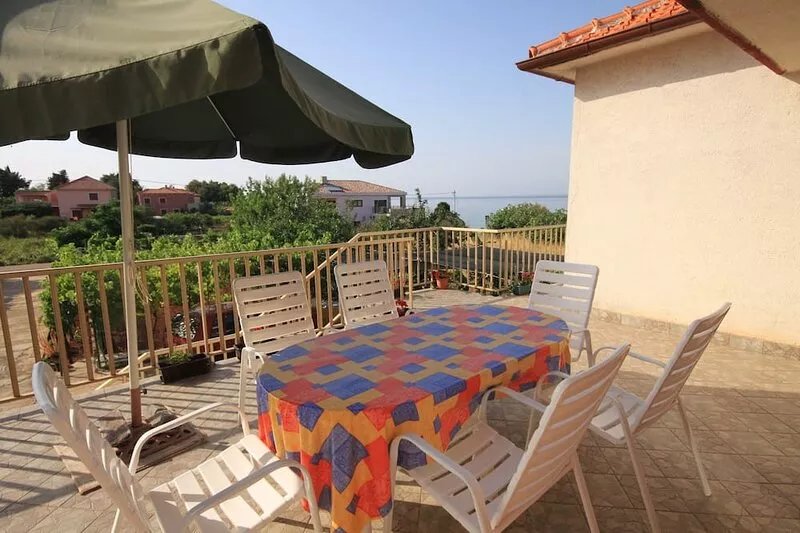 Three bedroom apartment with terrace and sea view Ugljan (A-8257-a)