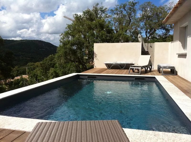2 bedroom house with private pool 5 minutes from the beaches