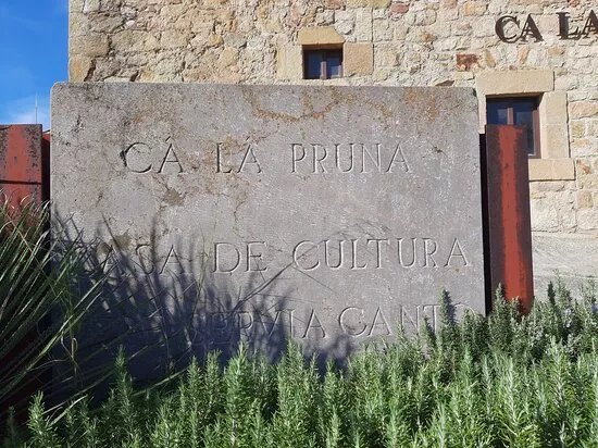 Edificio Ca La Pruna Casa De Cultura