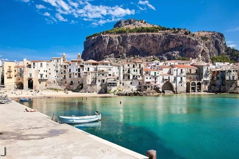 VILLECEFALU. Seaside villa with garden. 2 bedrooms. SELF CHECK-IN