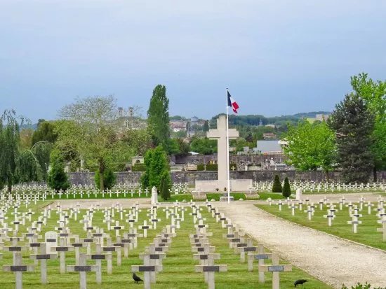 Cimetiere Militaire du Faubourg-Pave