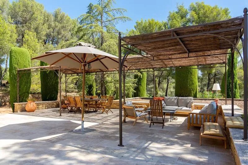 Family house 8 bedrooms sea view, exceptional site swimming pool tennis janitor