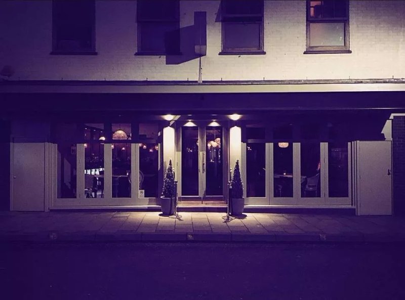 Qube Bar & Brasserie