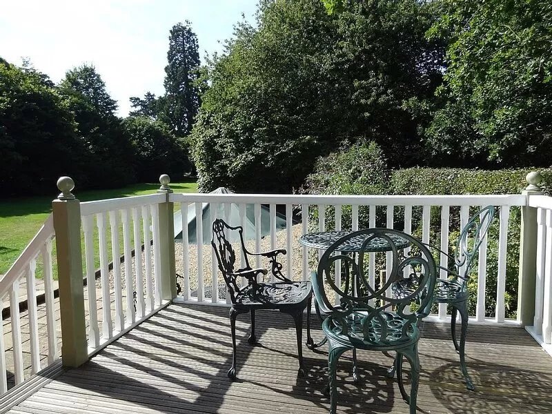 Heated Pool, large enclosed garden, dog friendly