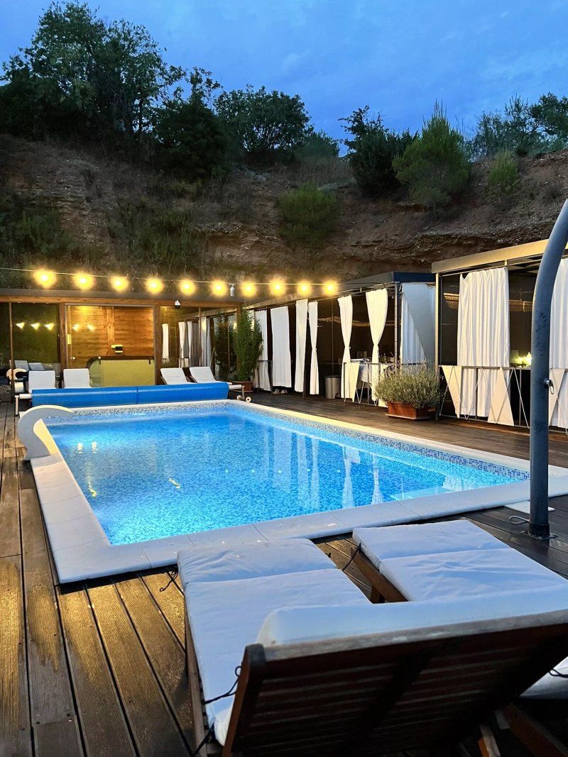 Illyria Apartments