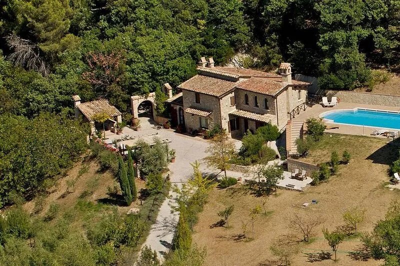Eremo House a place in the Sun of Spoleto with beautiful pool