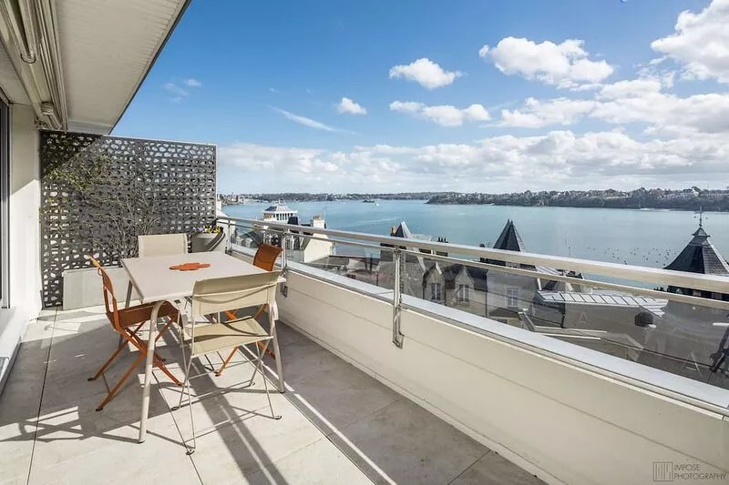 VERY NICE EXCEPTIONAL SEA VIEW APARTMENT IN THE CENTER OF DINARD