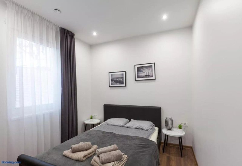Oak house apartments